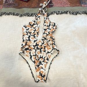 abercrombie one piece bathing suit BRAND NEW W/O TAGS